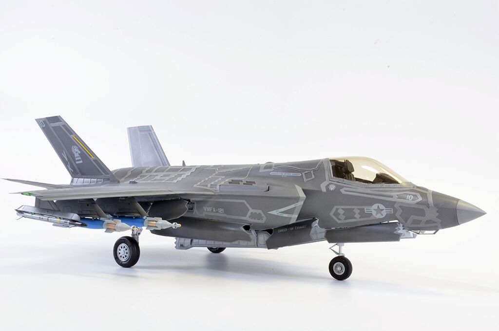 F-35B Ligtning 1/32 | Plastic Kits - RC Cars - Paints - Accessories