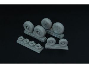 C-130 wheel set w/disc brakes Italeri