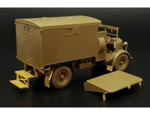 British 2-Ton 4x2 Ambulance(Austin K2) f